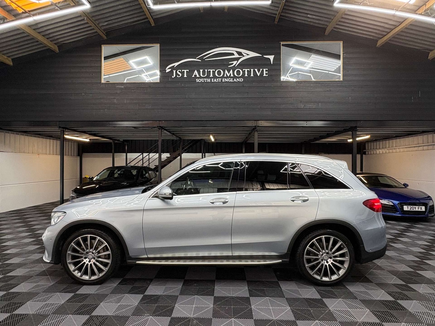 Used Mercedes-Benz GLC 2016 for sale - 76391880: Photo 2
