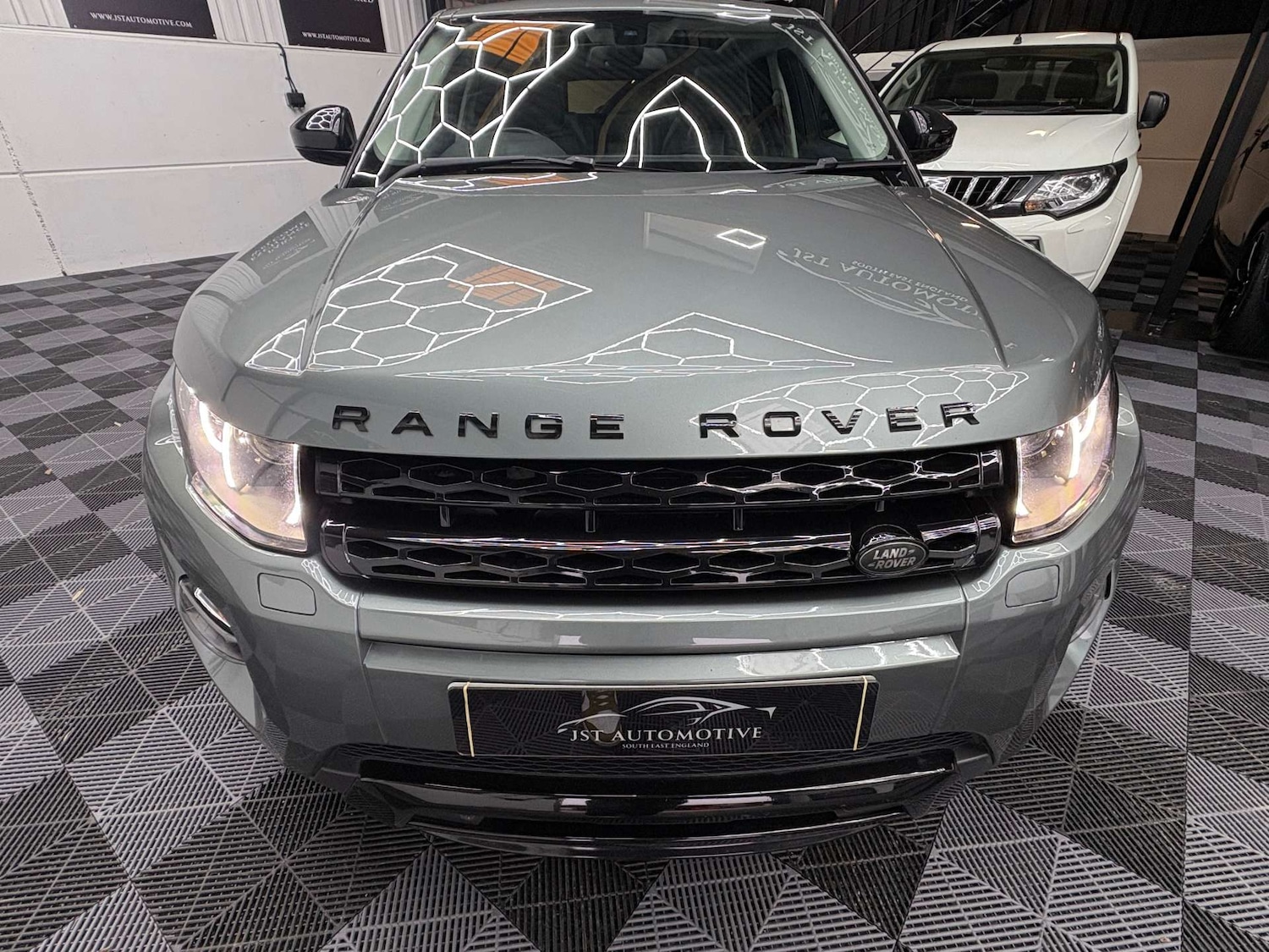 Used Land Rover Range Rover Evoque 2015 for sale - 76969179: Photo 4