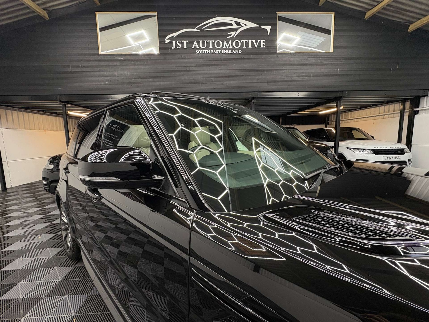 Used Land Rover Range Rover Sport 2017 for sale - 76961778: Photo 11