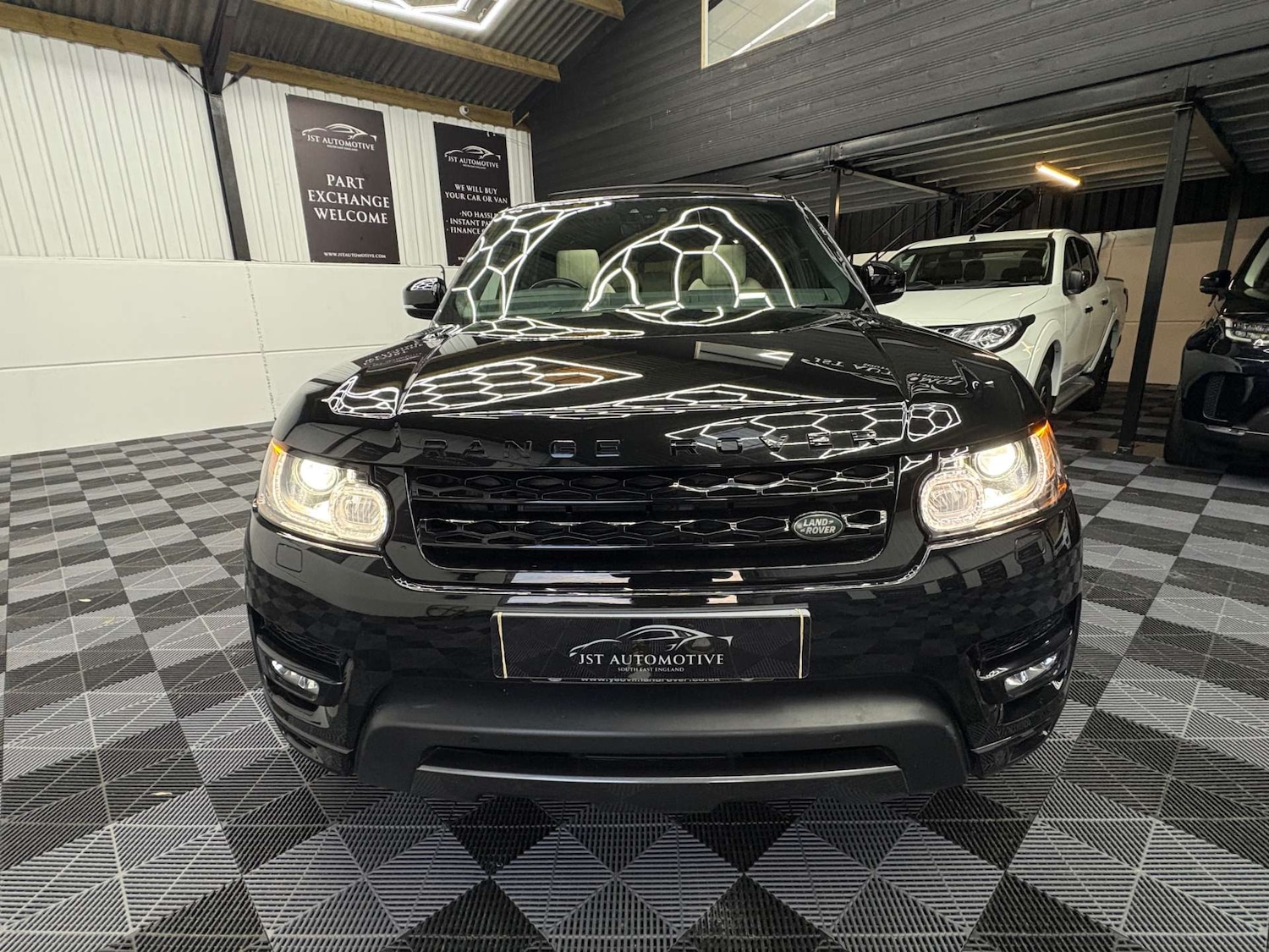 Used Land Rover Range Rover Sport 2017 for sale - 76961778: Photo 17