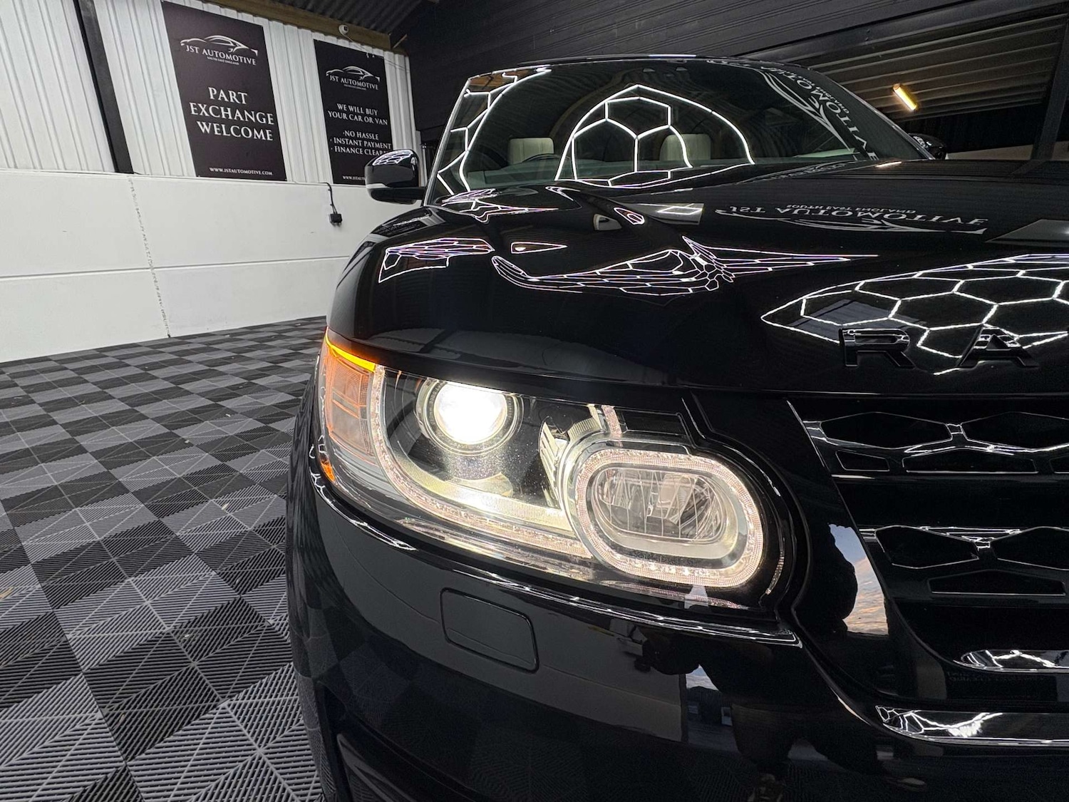 Used Land Rover Range Rover Sport 2017 for sale - 76961778: Photo 19