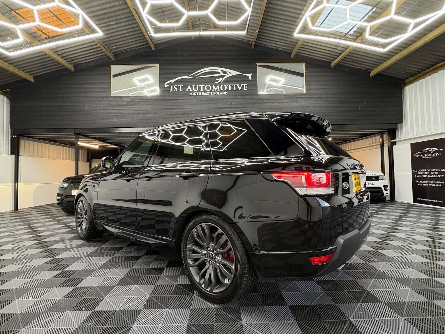 Used Land Rover Range Rover Sport 2017 for sale - 76961778: Photo 4