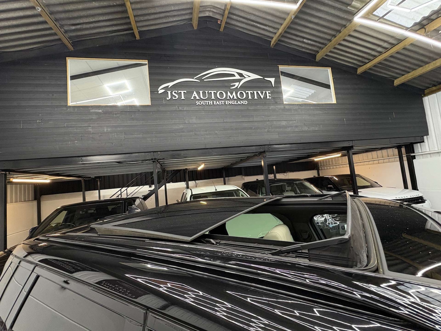 Used Land Rover Range Rover Sport 2017 for sale - 76961778: Photo 5