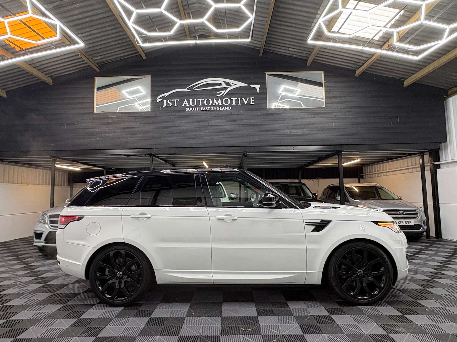 Used Land Rover Range Rover Sport 2017 for sale - 77392216: Photo 14