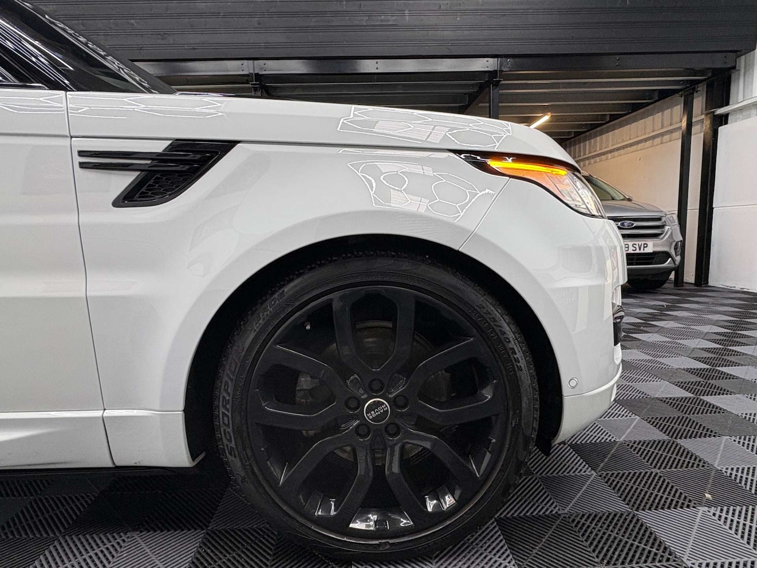 Used Land Rover Range Rover Sport 2017 for sale - 77392216: Photo 4