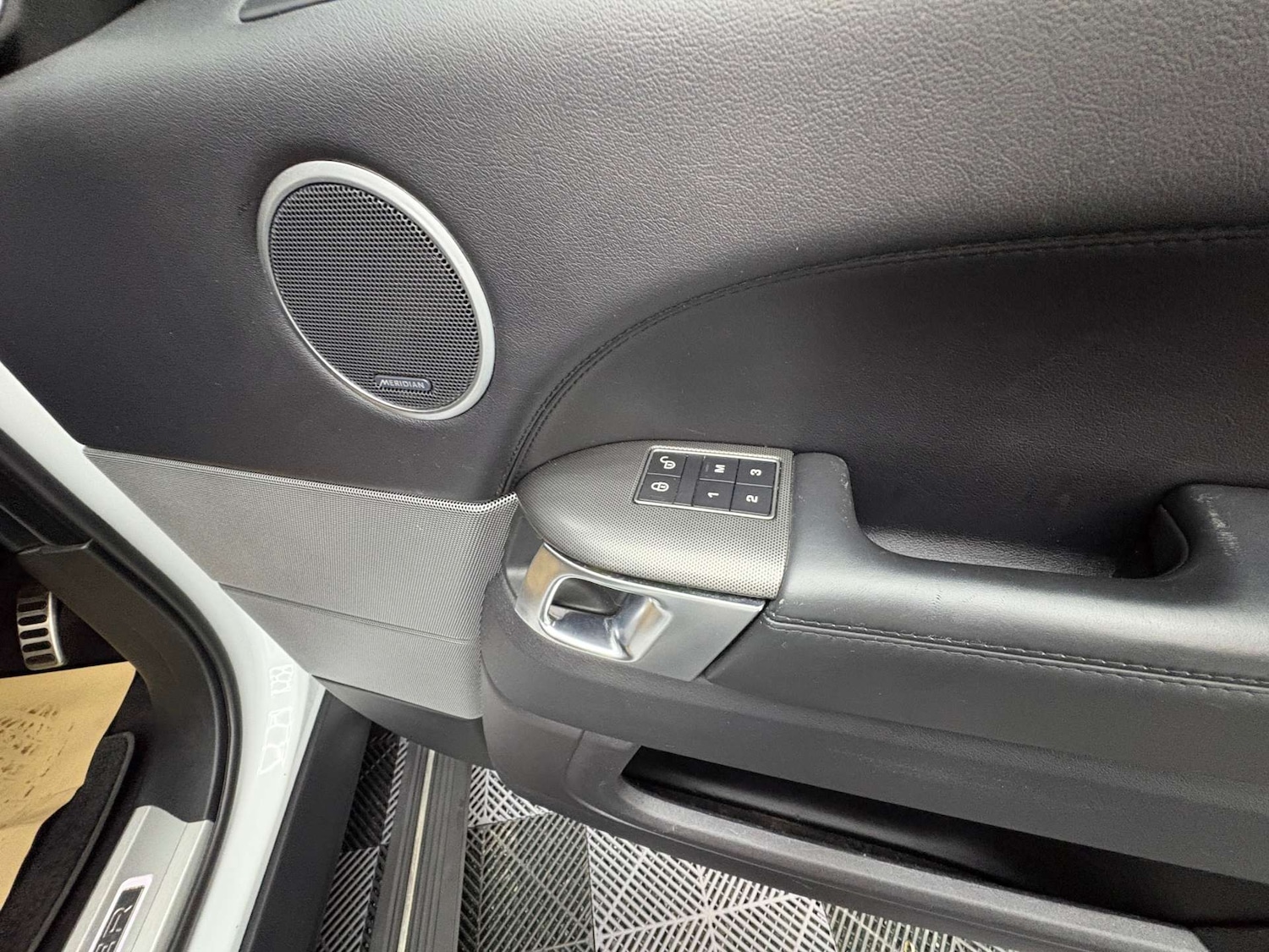 Used Land Rover Range Rover Sport 2017 for sale - 77392216: Photo 40