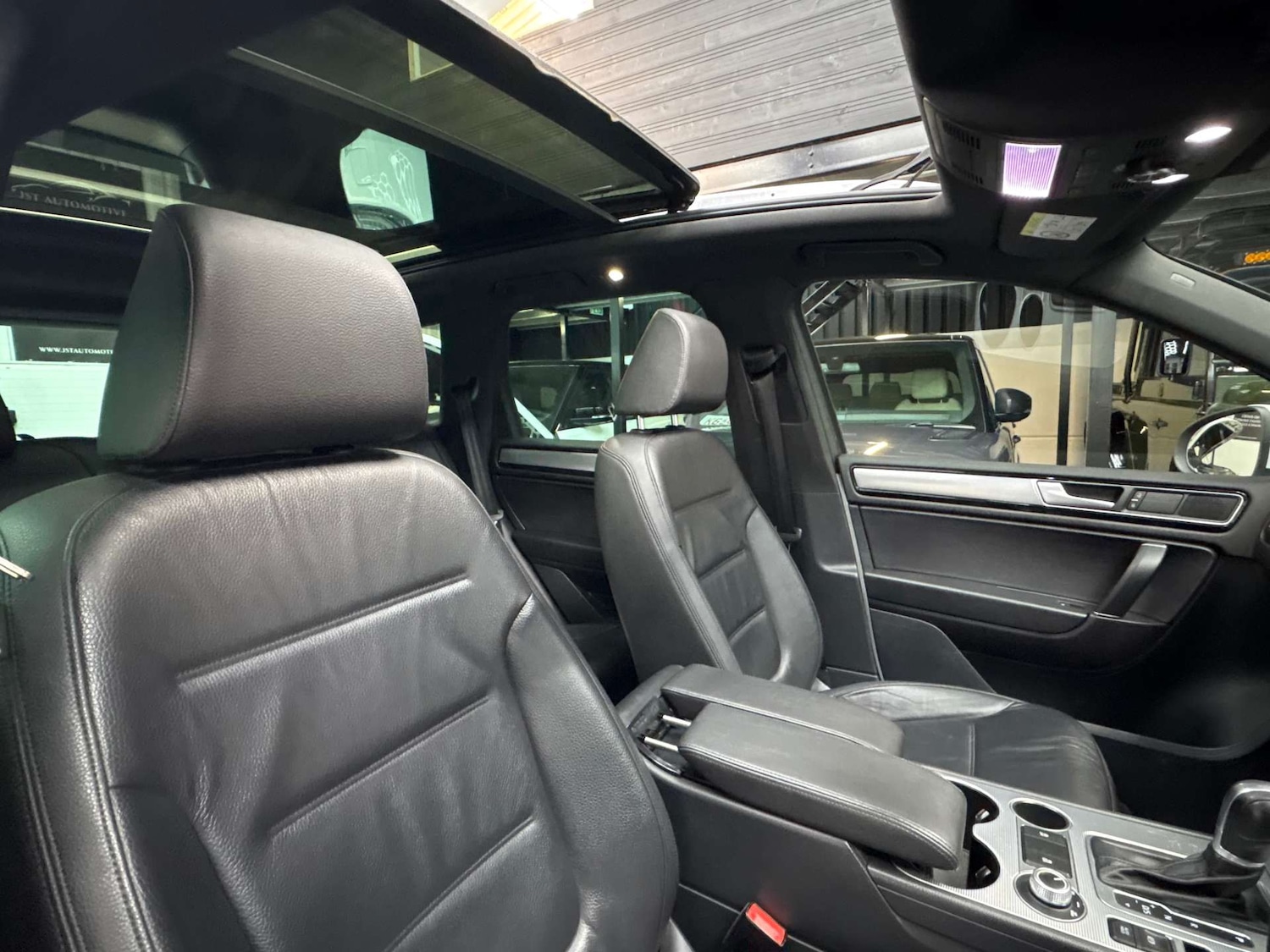 Used Volkswagen Touareg 2016 for sale - 77688253: Photo 25