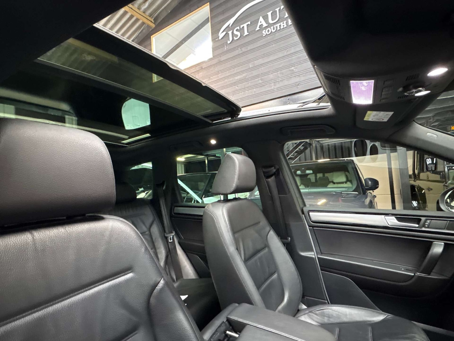 Used Volkswagen Touareg 2016 for sale - 77688253: Photo 27