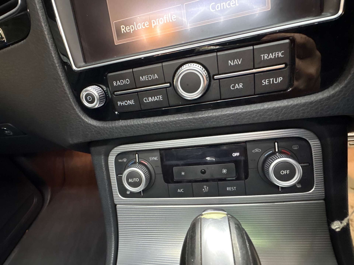 Used Volkswagen Touareg 2016 for sale - 77688253: Photo 30