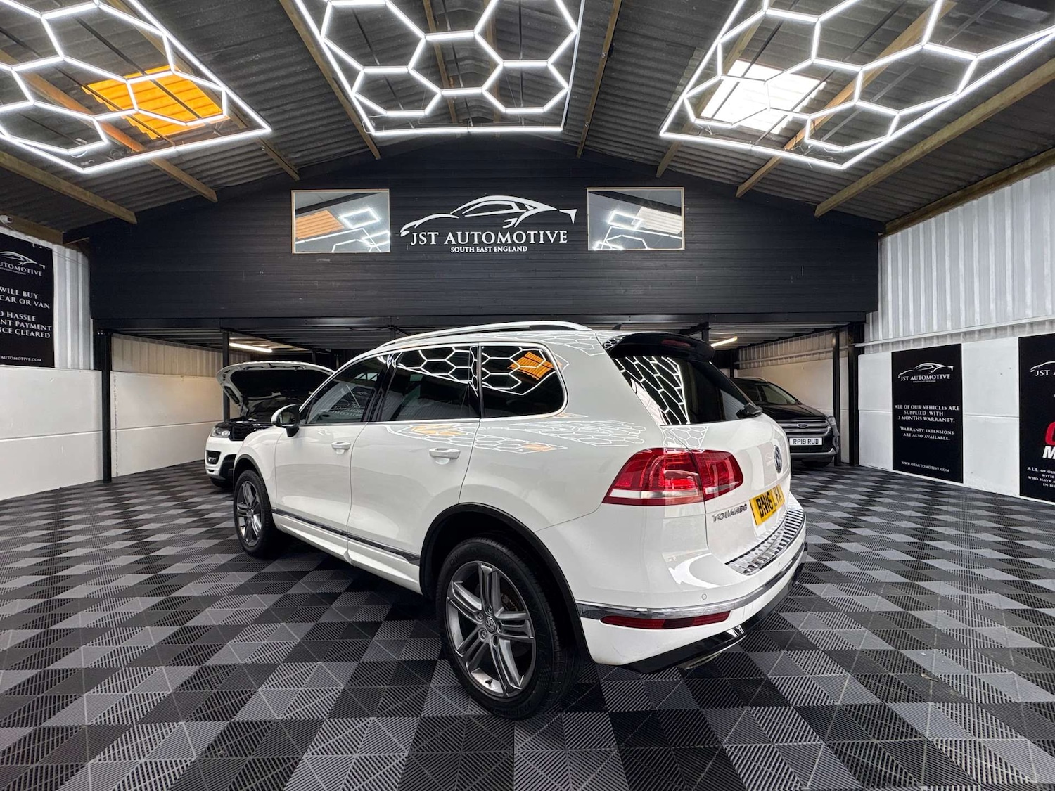 Used Volkswagen Touareg 2016 for sale - 77688253: Photo 5