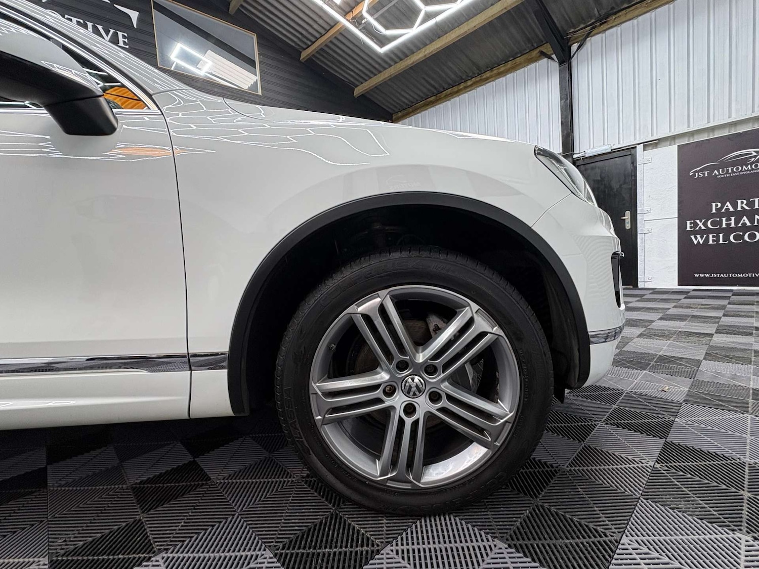 Used Volkswagen Touareg 2016 for sale - 77688253: Photo 9