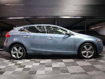 Used Volvo V40 2013 for sale - 78793888: Photo