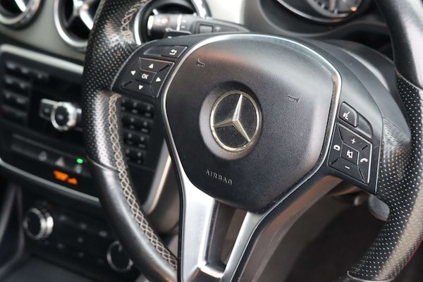 Used Mercedes-Benz GLA 2015 for sale - 76304380: Photo 16