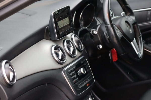 Used Mercedes-Benz GLA 2015 for sale - 76304380: Photo 28
