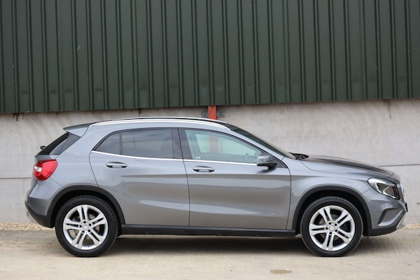 Used Mercedes-Benz GLA 2015 for sale - 76304380: Photo 2