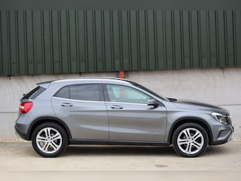 Used Mercedes-Benz GLA 2015 for sale - 76304380: Photo 2