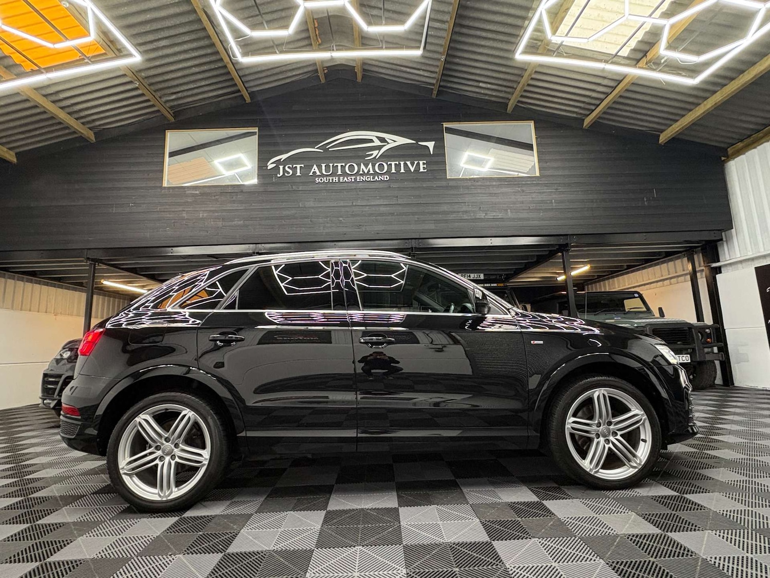 Used Audi Q3 2016 for sale - 77850590: Photo 12