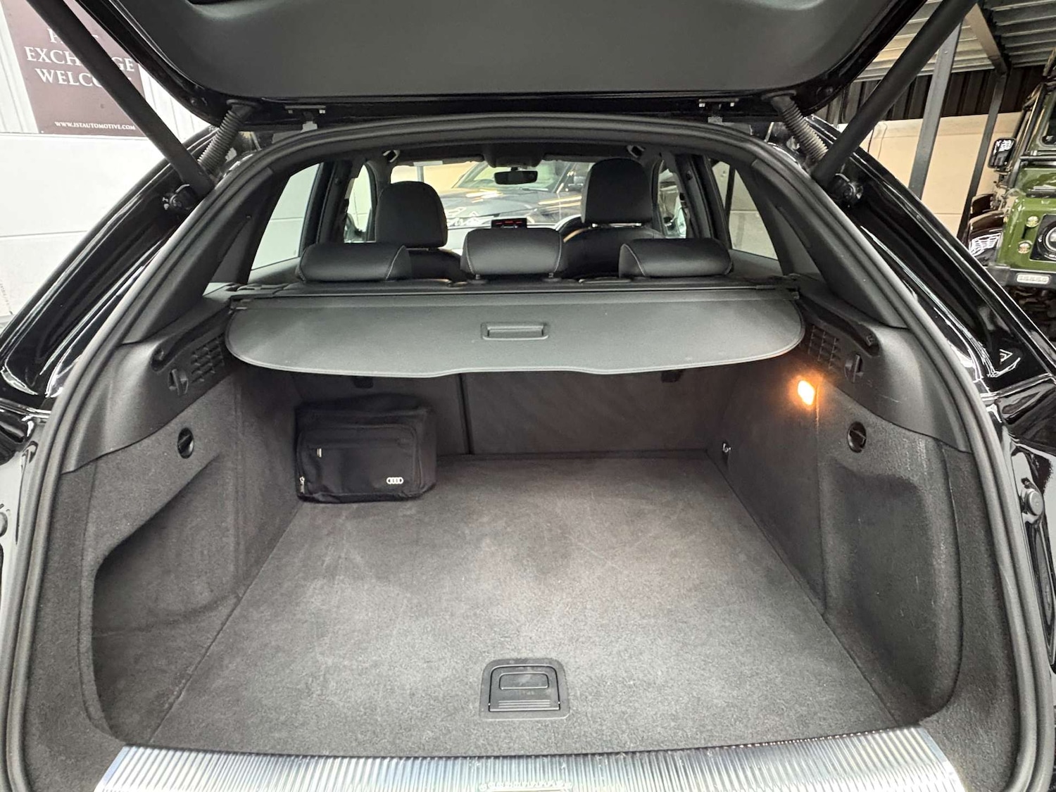 Used Audi Q3 2016 for sale - 77850590: Photo 31