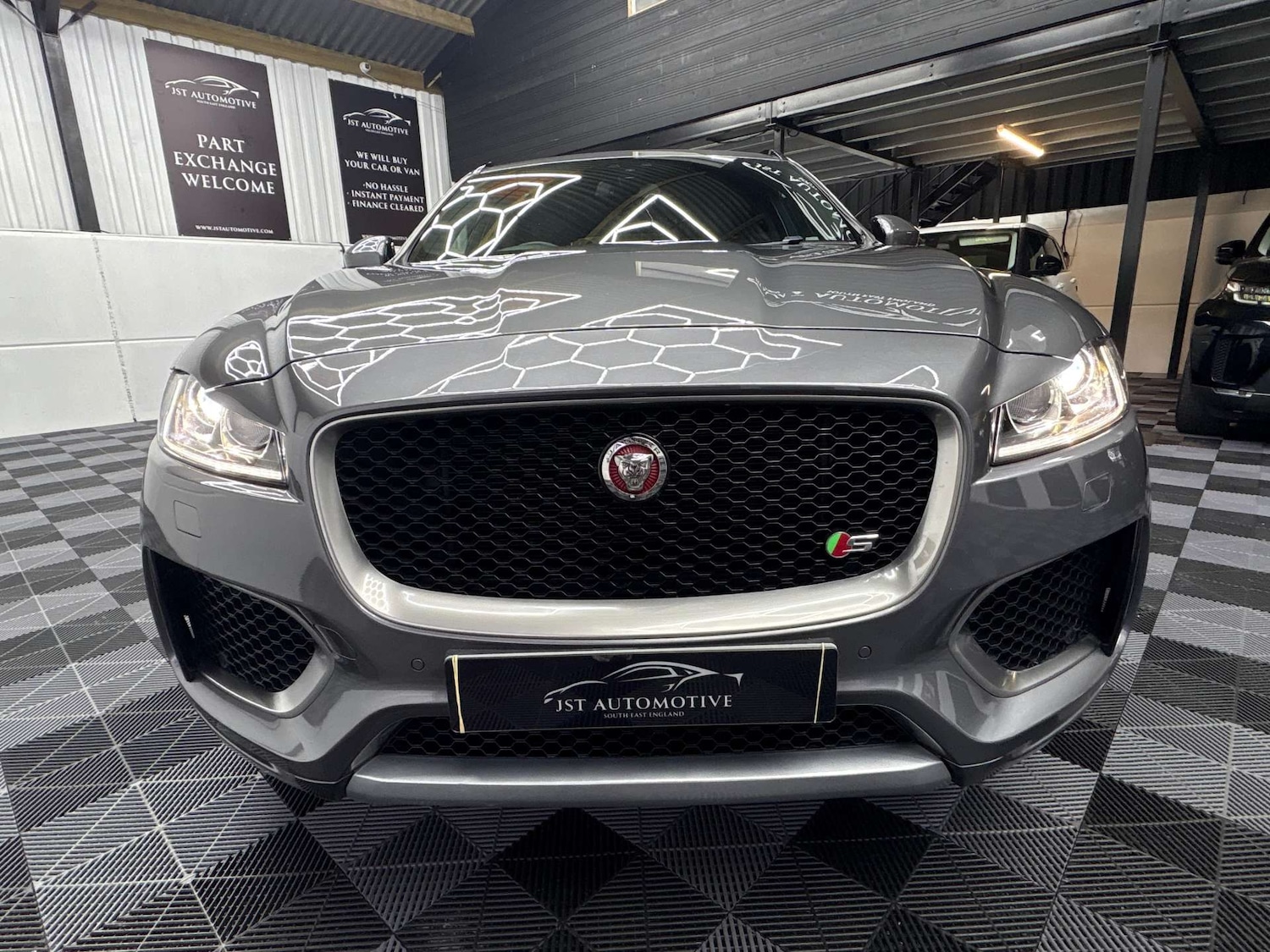 Used Jaguar F-Pace 2016 for sale - 77152837: Photo 10