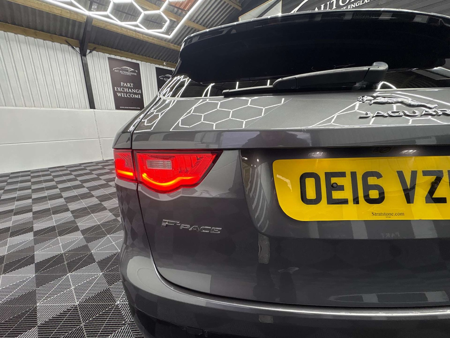 Used Jaguar F-Pace 2016 for sale - 77152837: Photo 12