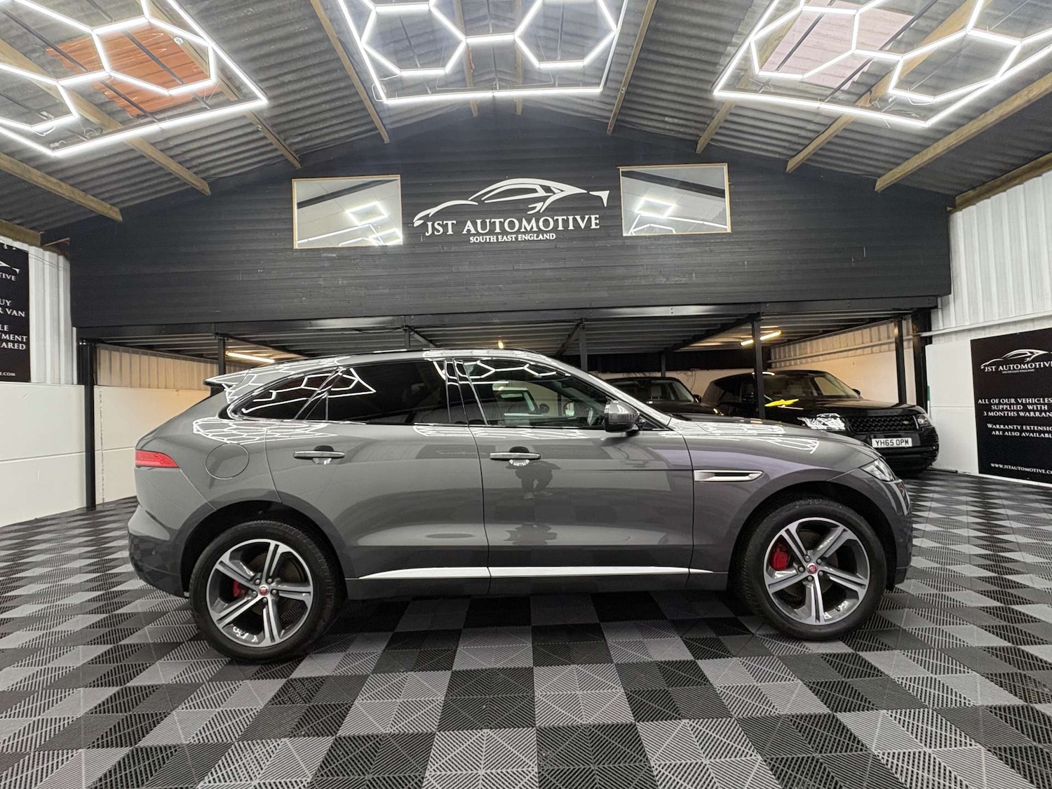 Used Jaguar F-Pace 2016 for sale - 77152837: Photo 13