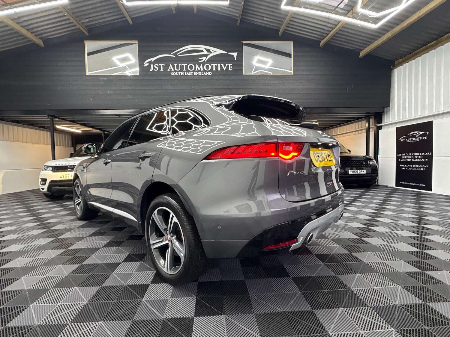 Used Jaguar F-Pace 2016 for sale - 77152837: Photo 21