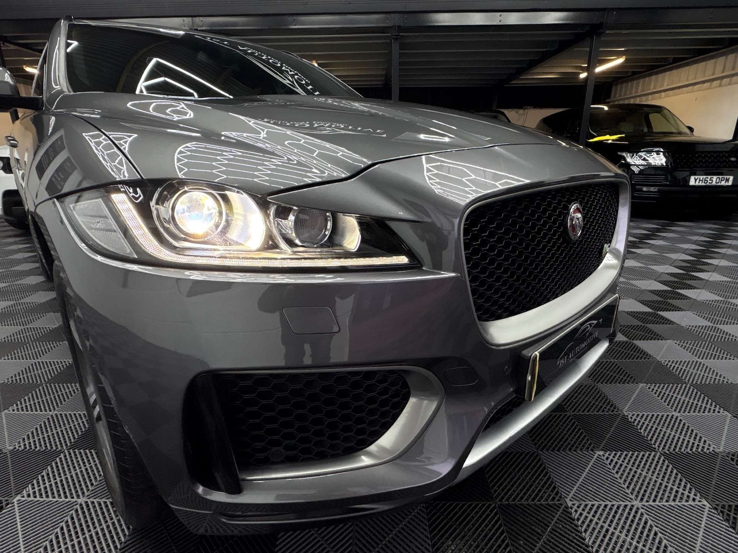 Used Jaguar F-Pace 2016 for sale - 77152837: Photo 22