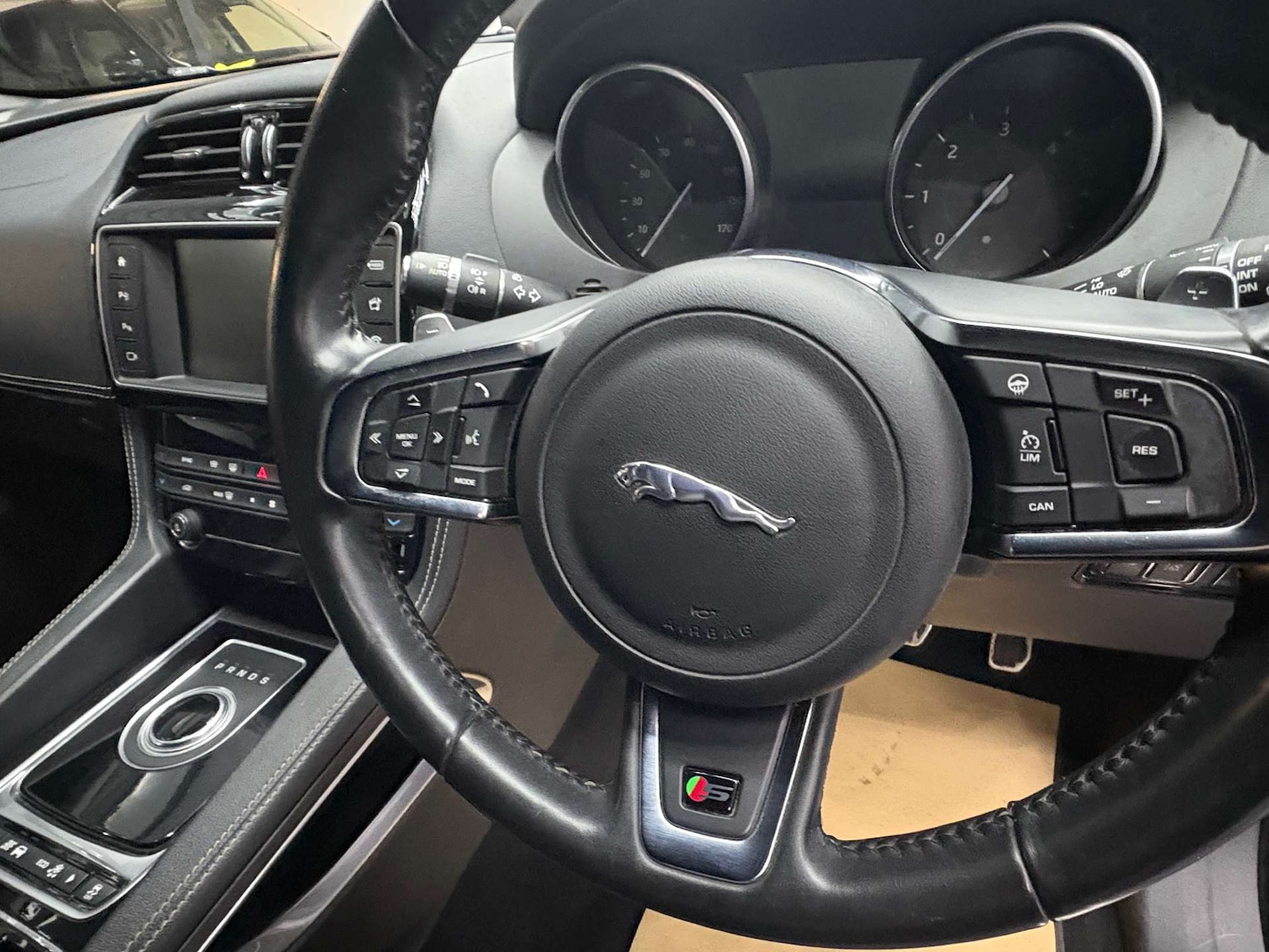 Used Jaguar F-Pace 2016 for sale - 77152837: Photo 29