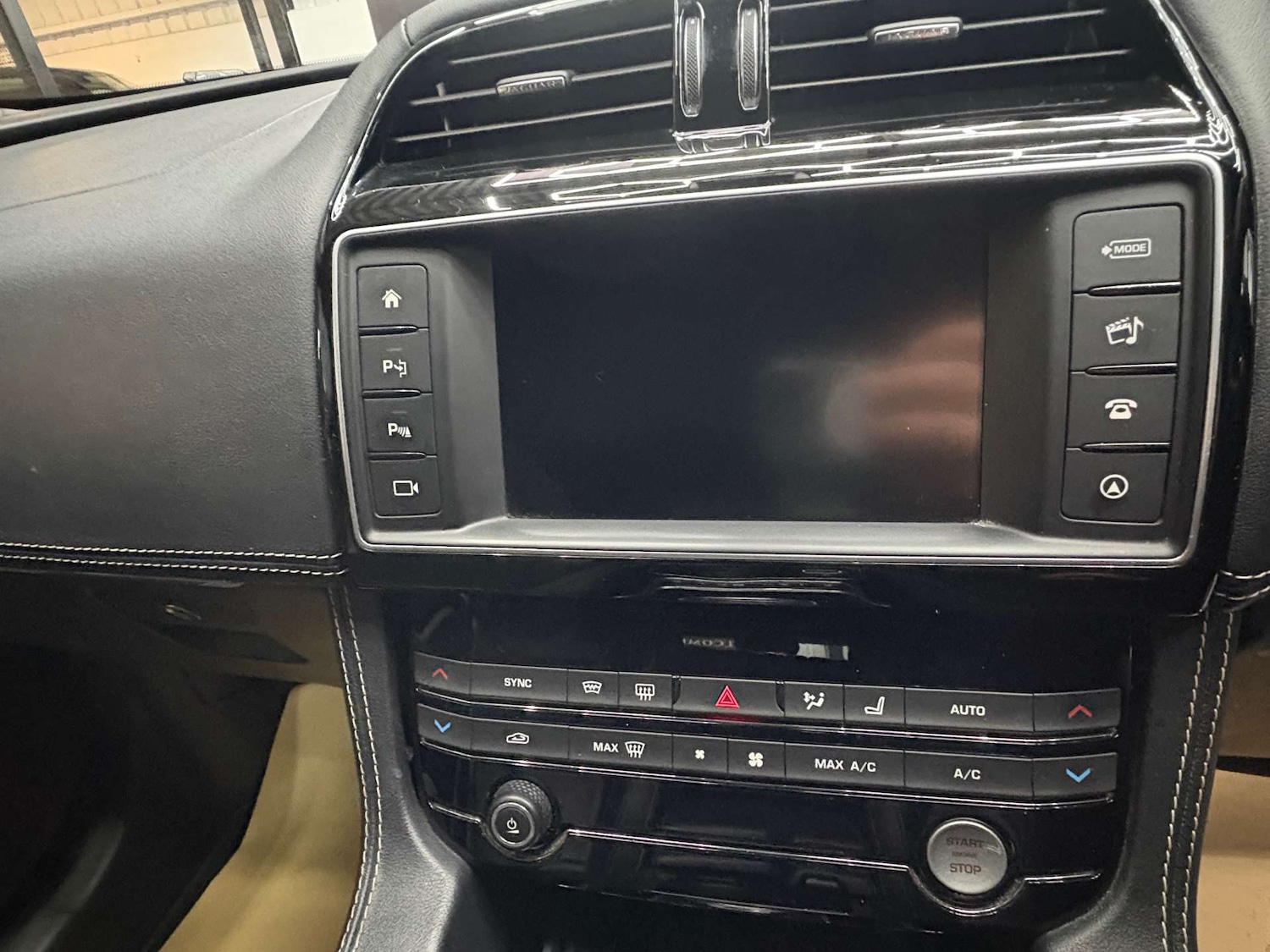 Used Jaguar F-Pace 2016 for sale - 77152837: Photo 30