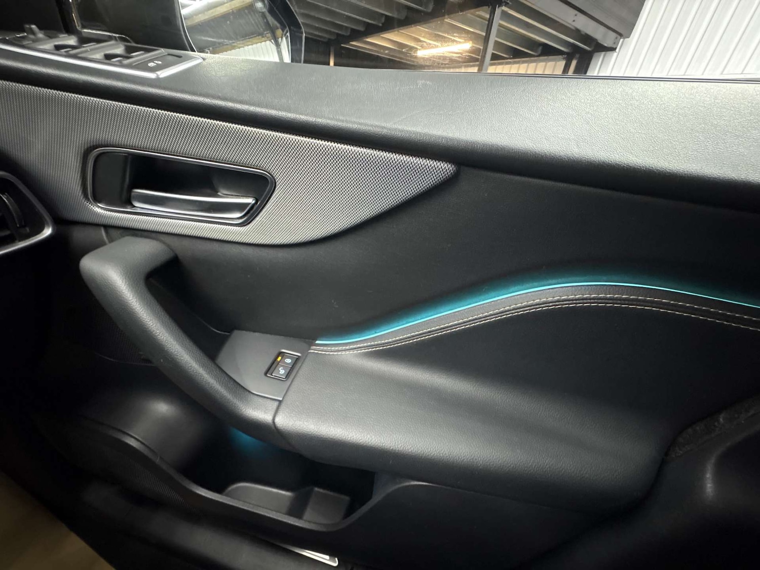 Used Jaguar F-Pace 2016 for sale - 77152837: Photo 31