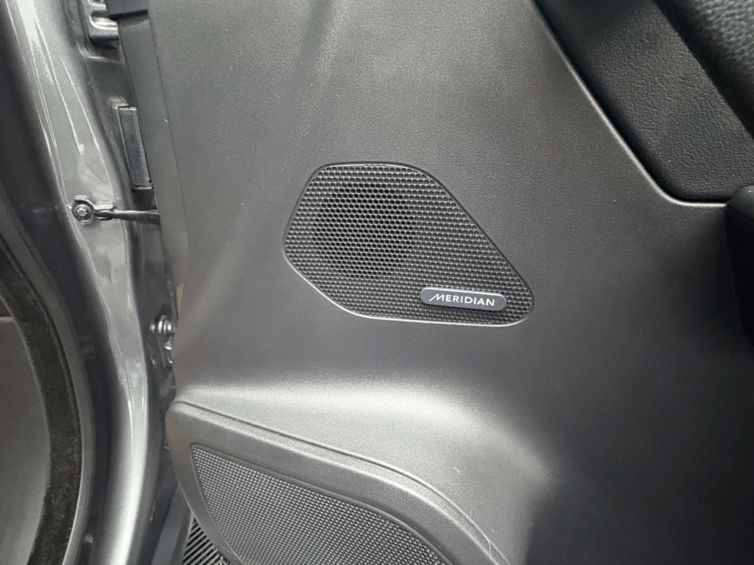 Used Jaguar F-Pace 2016 for sale - 77152837: Photo 38