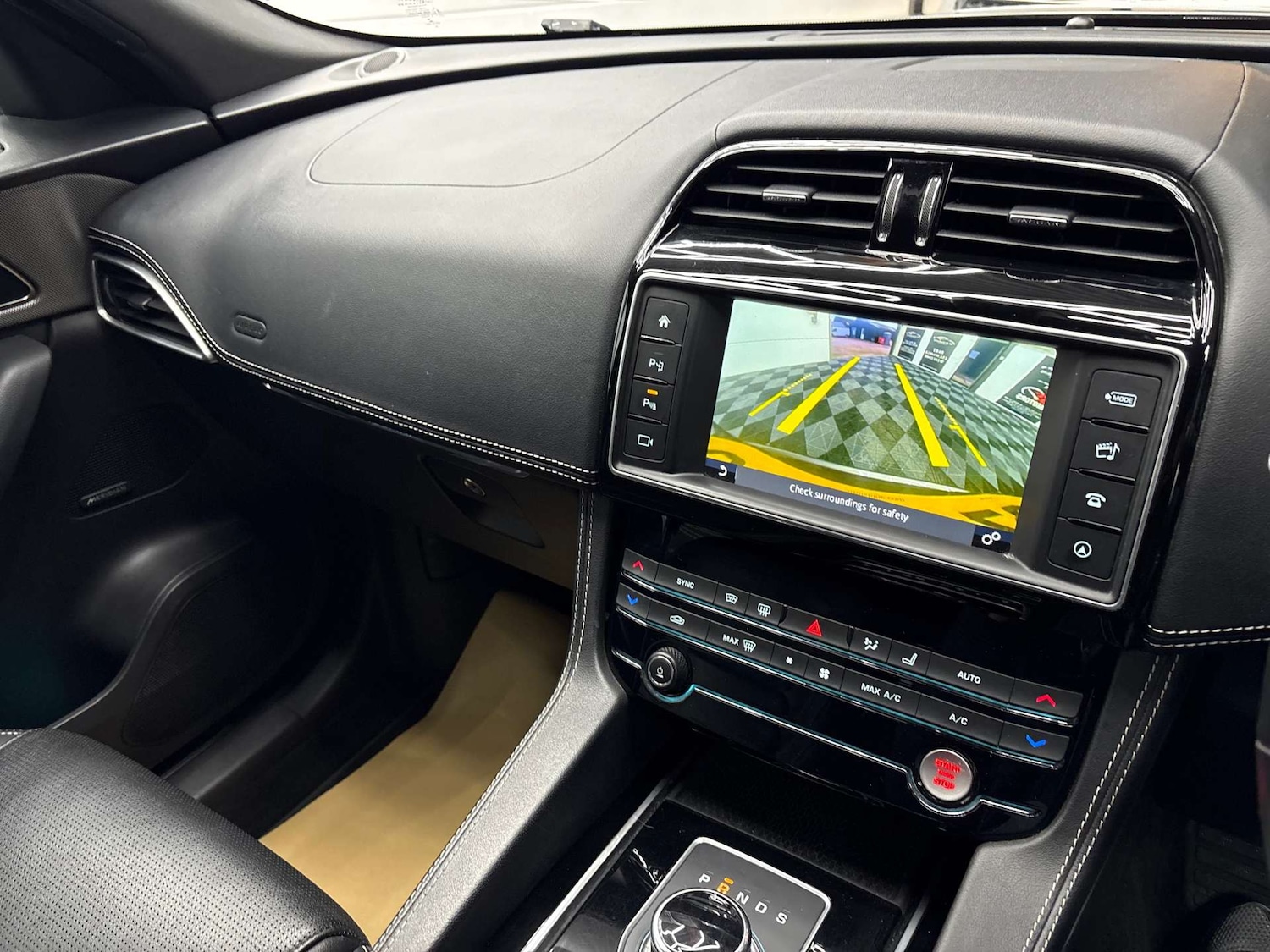 Used Jaguar F-Pace 2016 for sale - 77152837: Photo 41