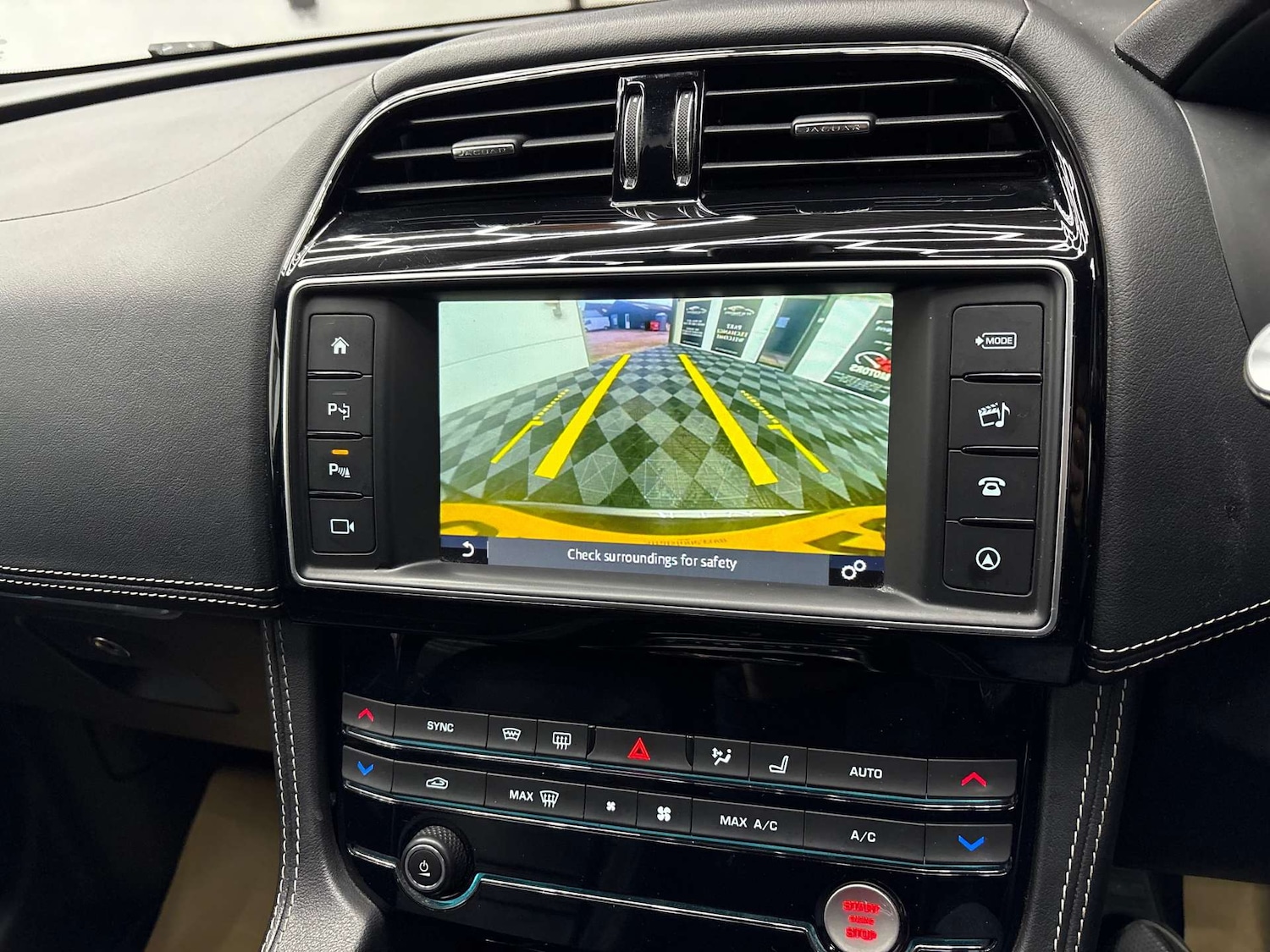 Used Jaguar F-Pace 2016 for sale - 77152837: Photo 42