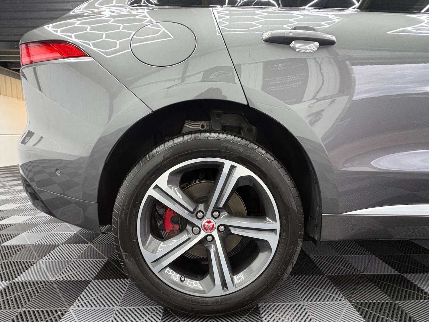 Used Jaguar F-Pace 2016 for sale - 77152837: Photo 5