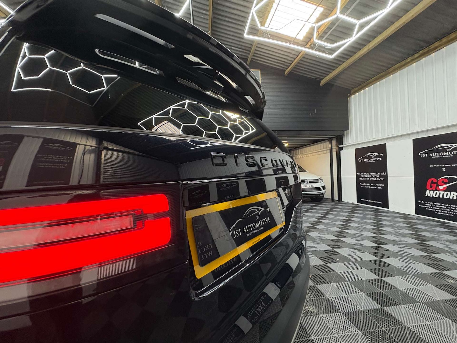 Used Land Rover Discovery 2017 for sale - 76829780: Photo 12