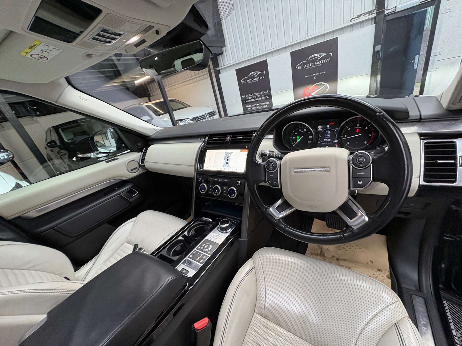 Used Land Rover Discovery 2017 for sale - 76829780: Photo 14