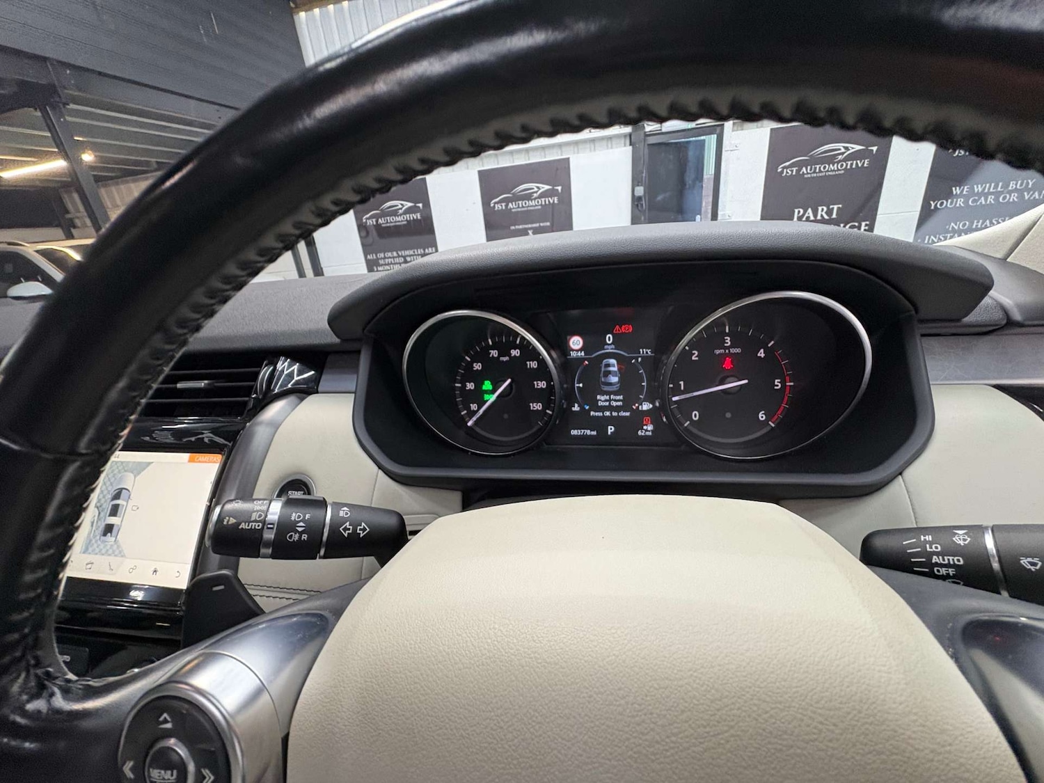 Used Land Rover Discovery 2017 for sale - 76829780: Photo 16