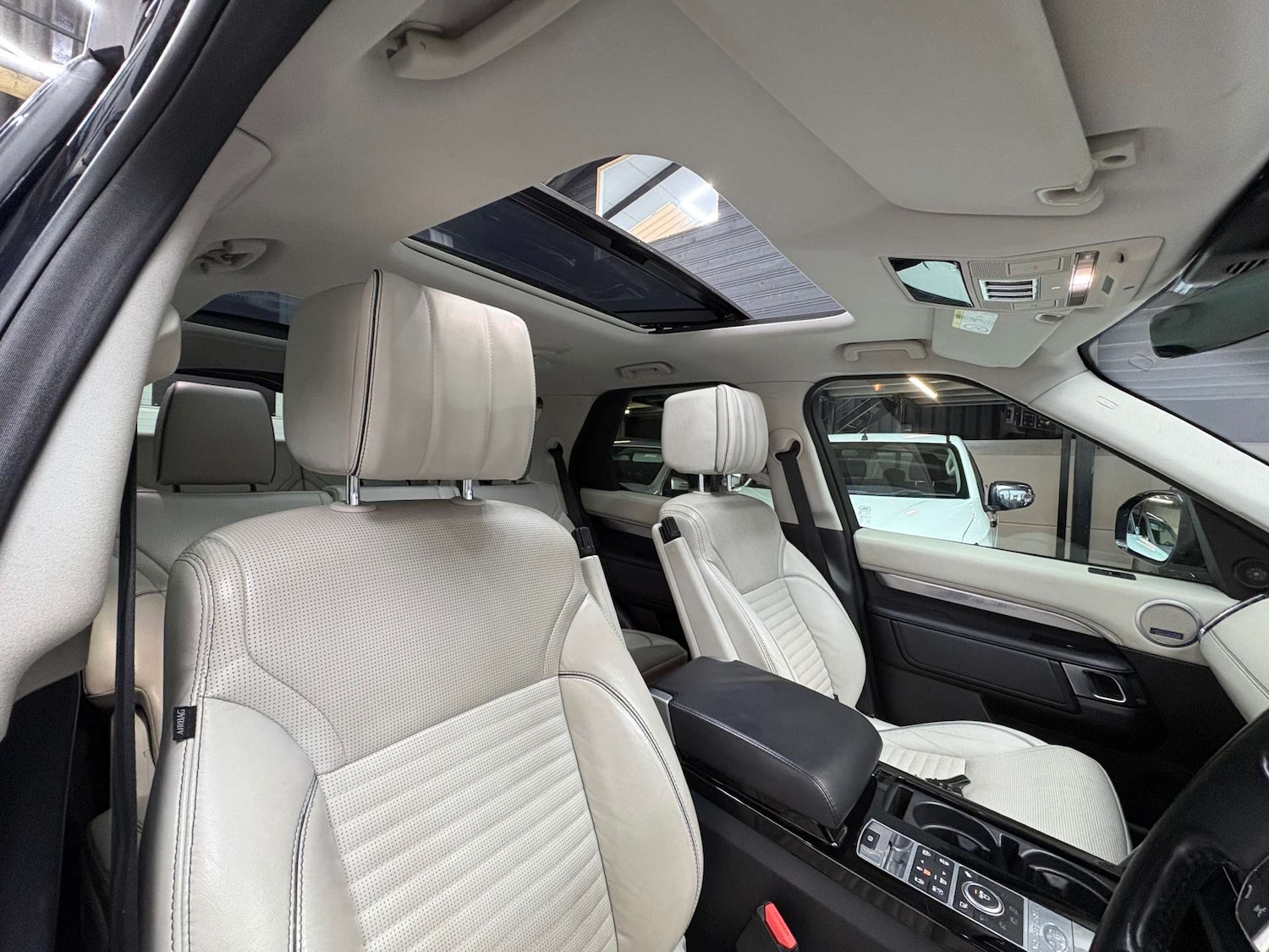 Used Land Rover Discovery 2017 for sale - 76829780: Photo 20