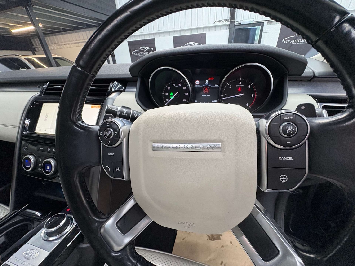 Used Land Rover Discovery 2017 for sale - 76829780: Photo 21