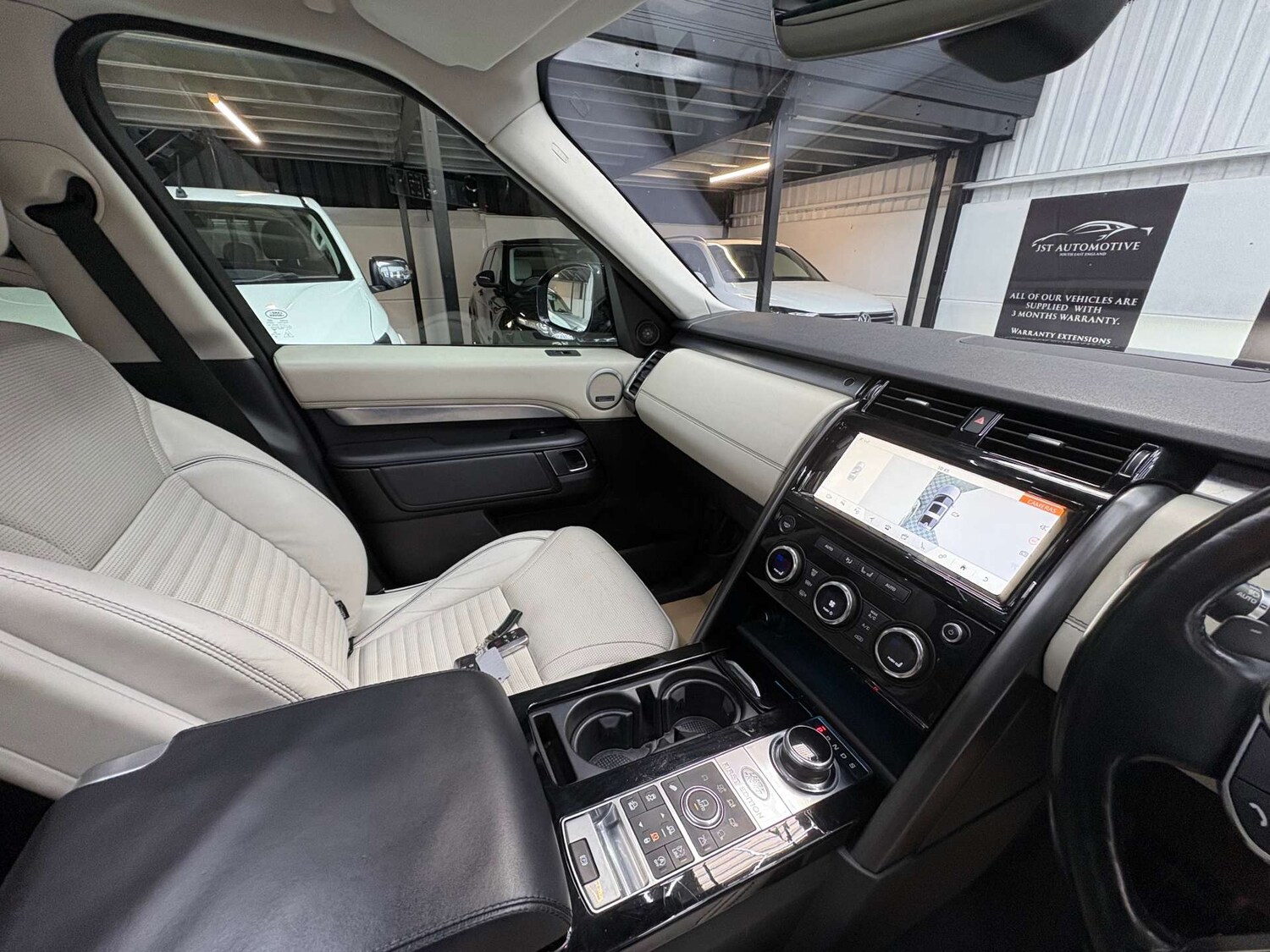 Used Land Rover Discovery 2017 for sale - 76829780: Photo 23