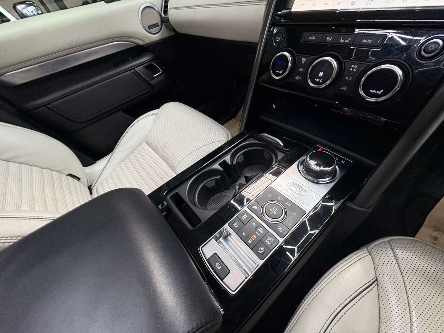 Used Land Rover Discovery 2017 for sale - 76829780: Photo 25