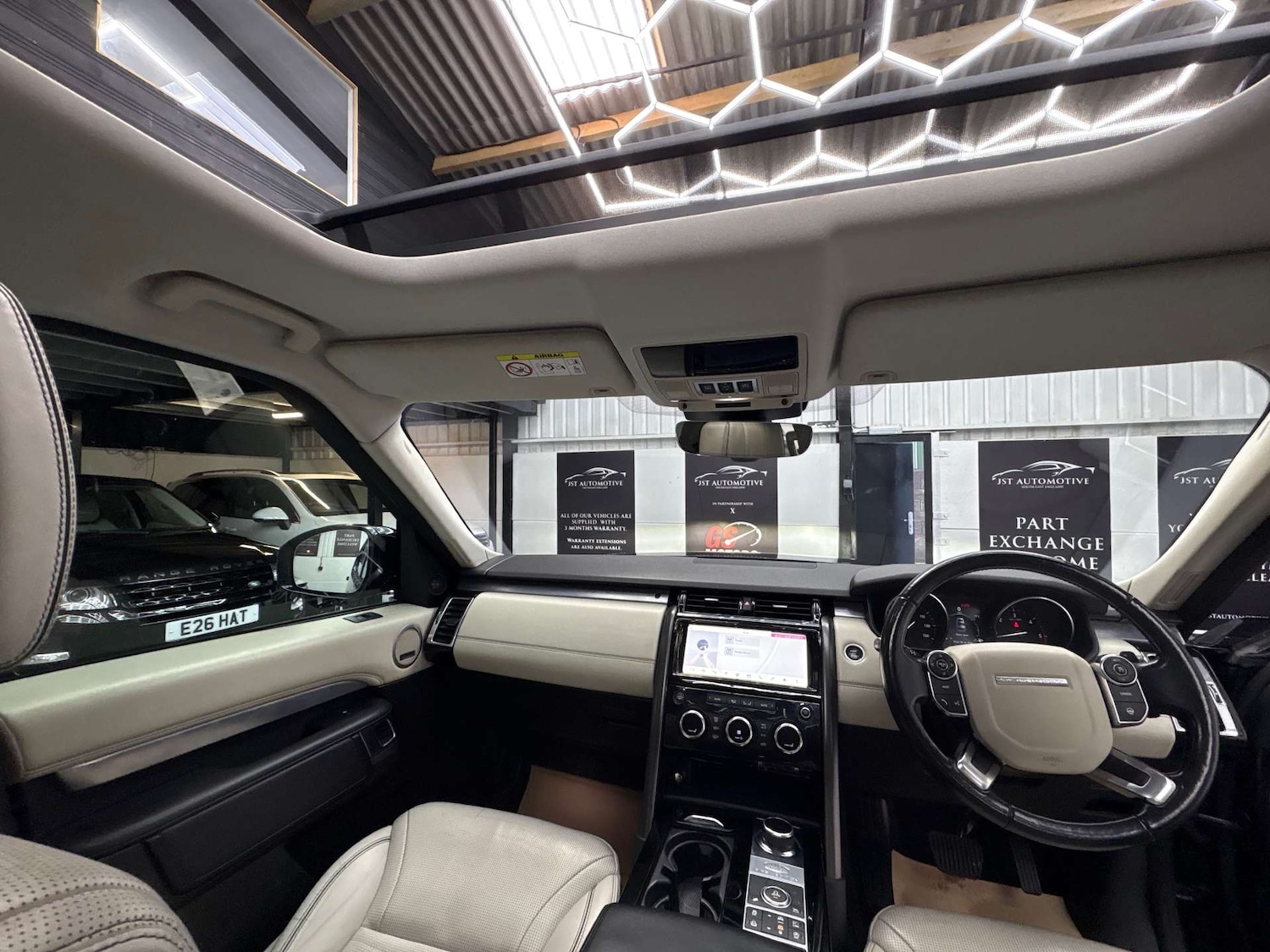 Used Land Rover Discovery 2017 for sale - 76829780: Photo 28