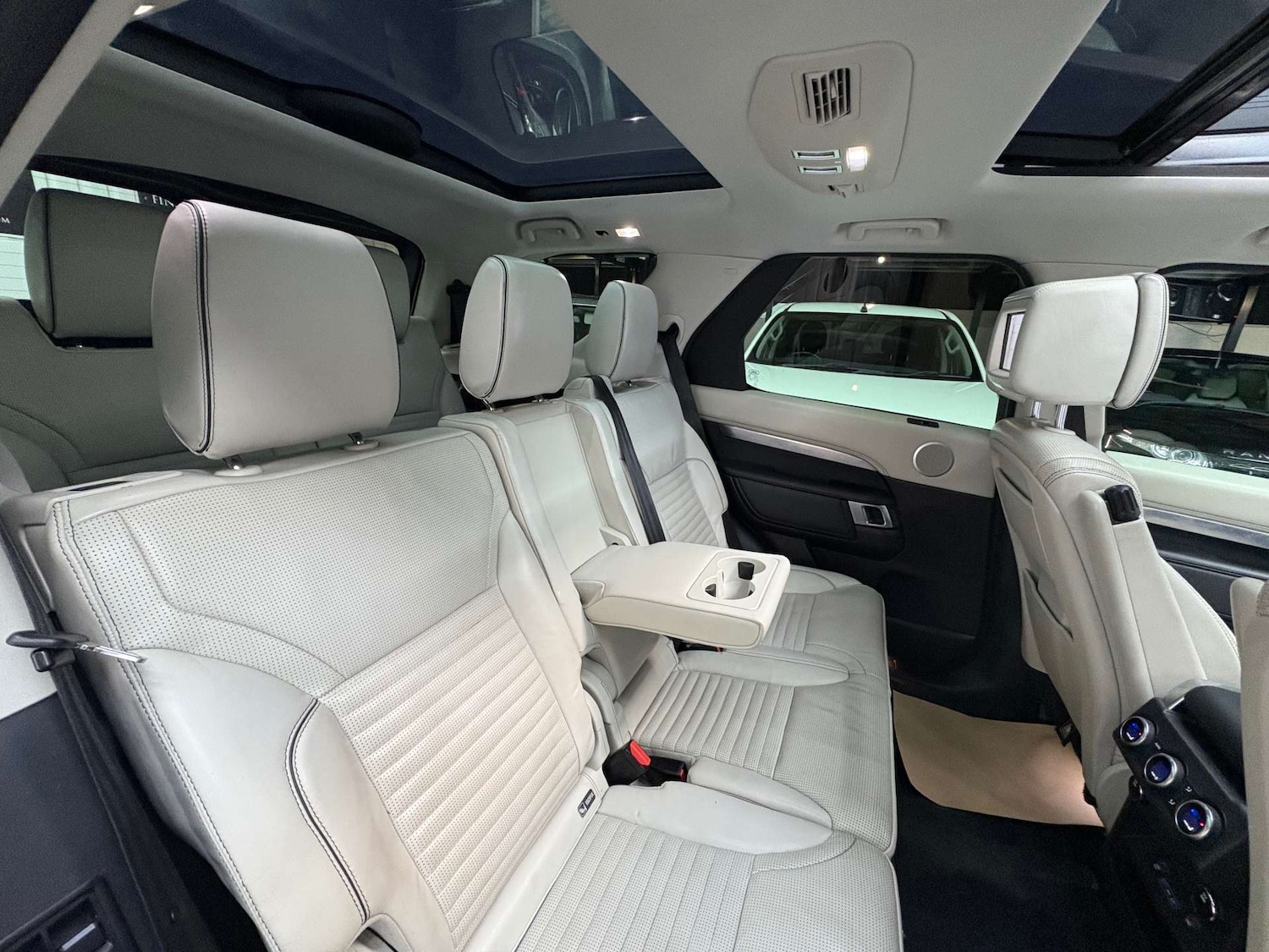 Used Land Rover Discovery 2017 for sale - 76829780: Photo 29