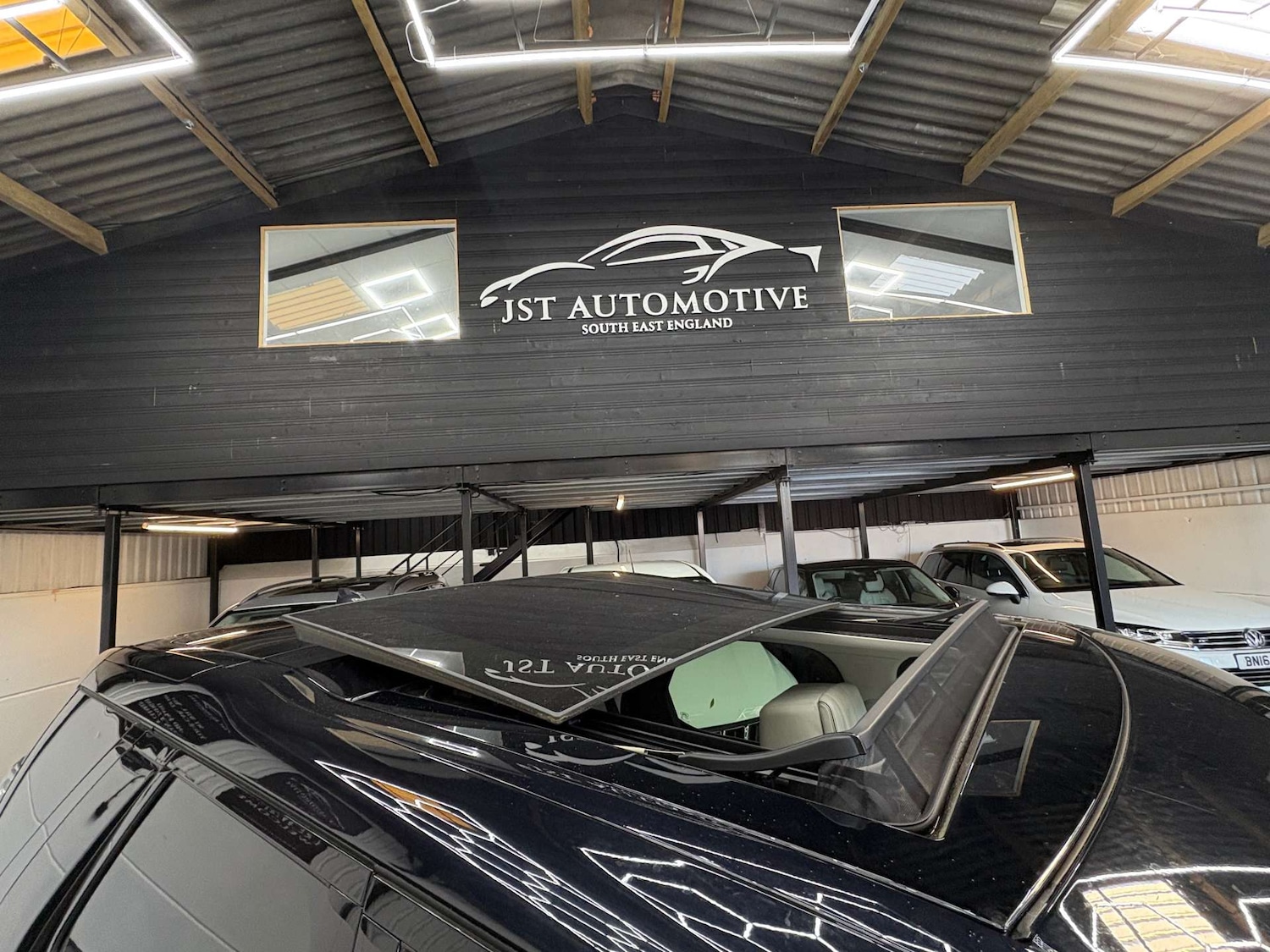 Used Land Rover Discovery 2017 for sale - 76829780: Photo 3