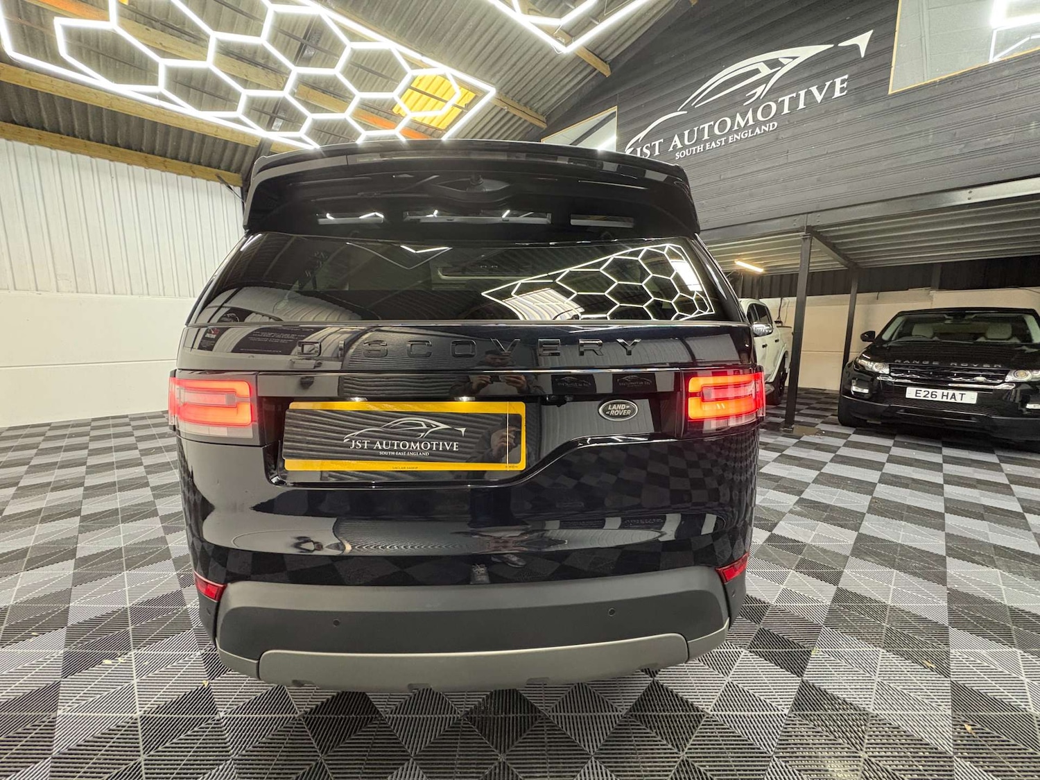 Used Land Rover Discovery 2017 for sale - 76829780: Photo 8