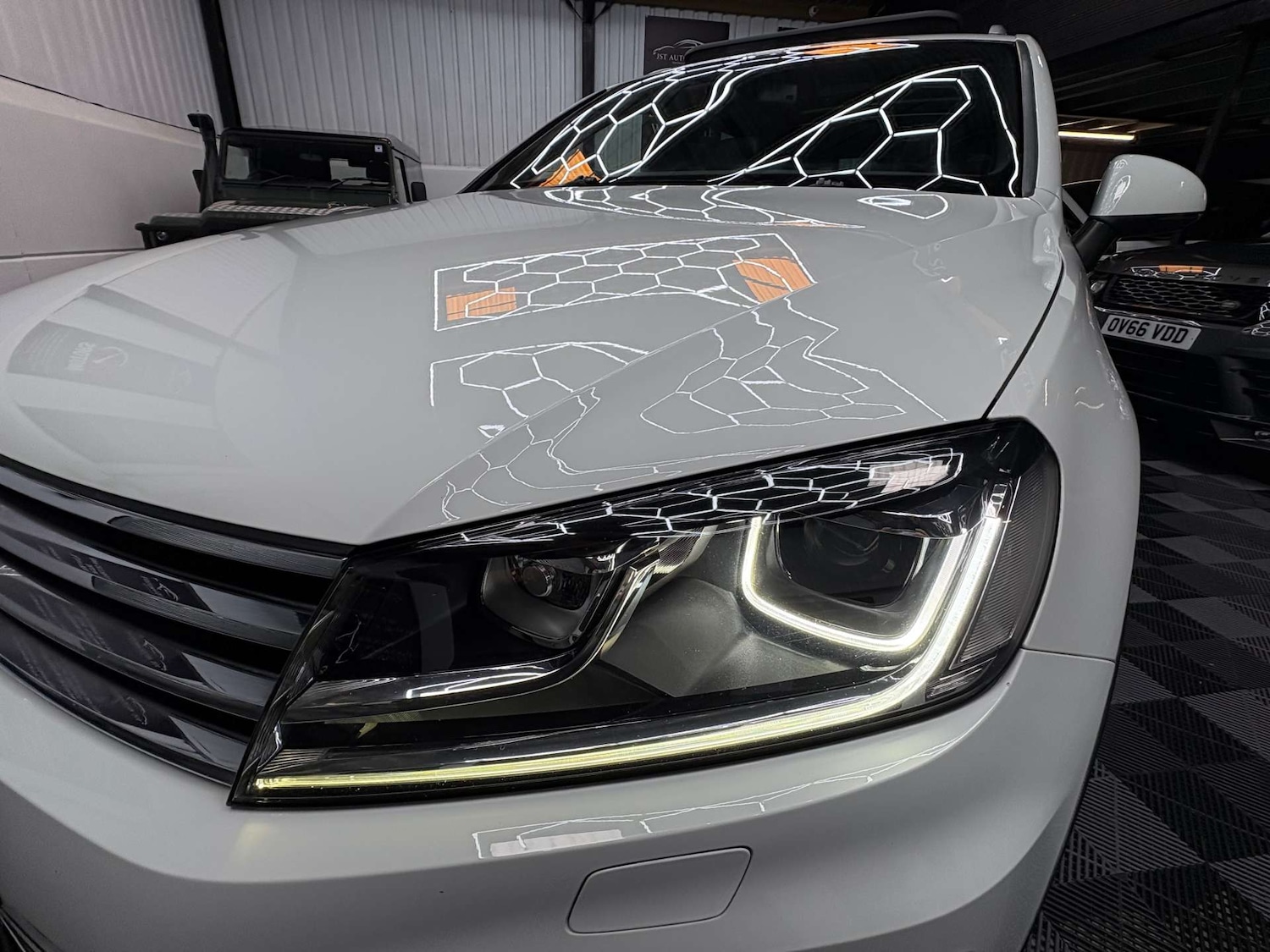 Used Volkswagen Touareg 2016 for sale - 77836378: Photo 11