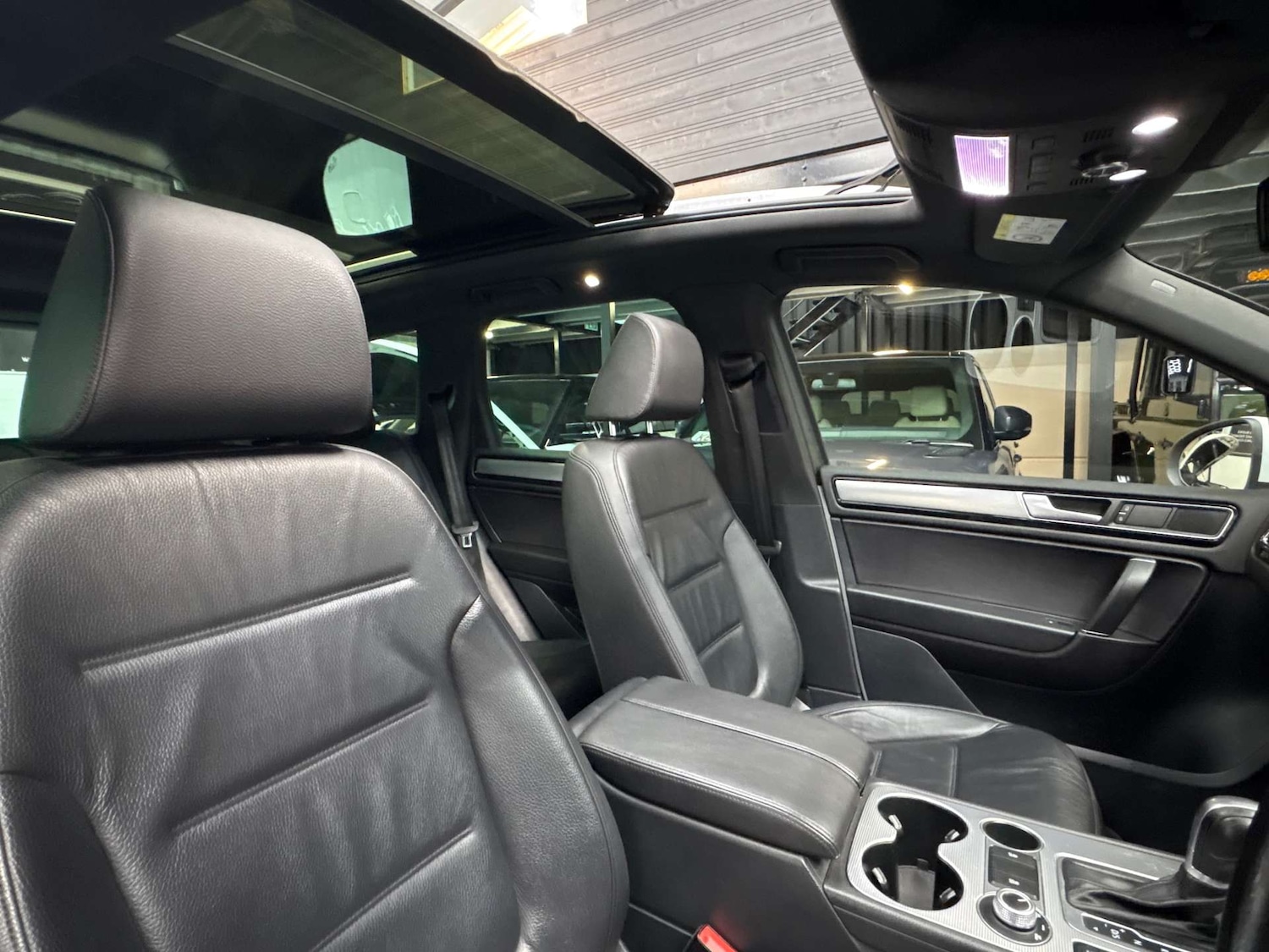 Used Volkswagen Touareg 2016 for sale - 77836378: Photo 29