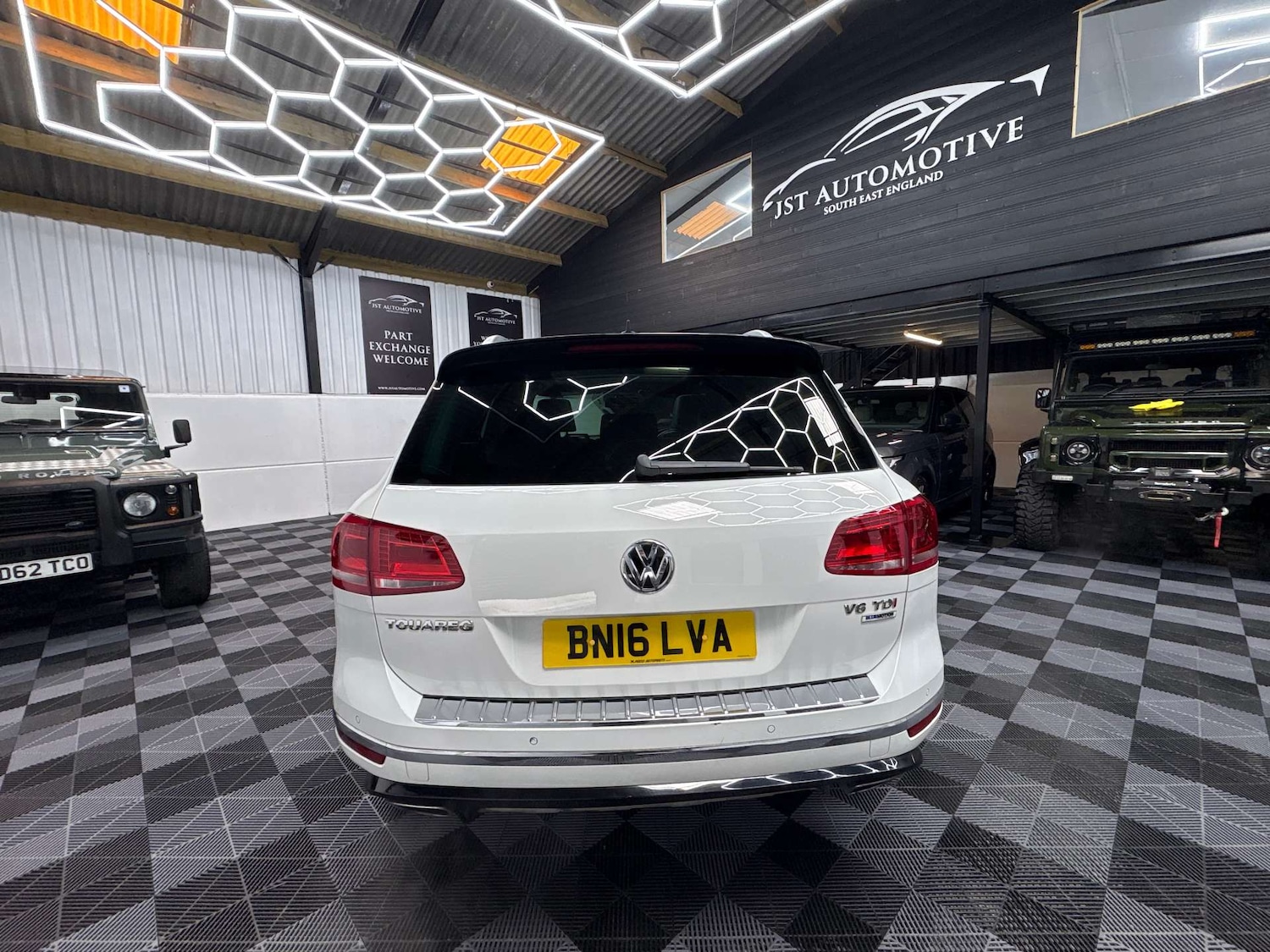 Used Volkswagen Touareg 2016 for sale - 77836378: Photo 3