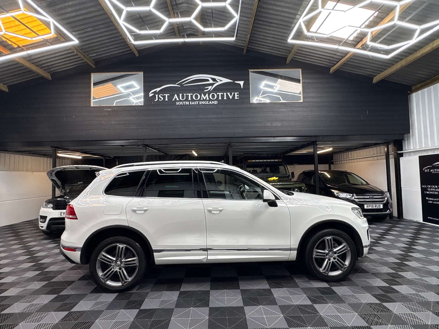 Used Volkswagen Touareg 2016 for sale - 77836378: Photo 7