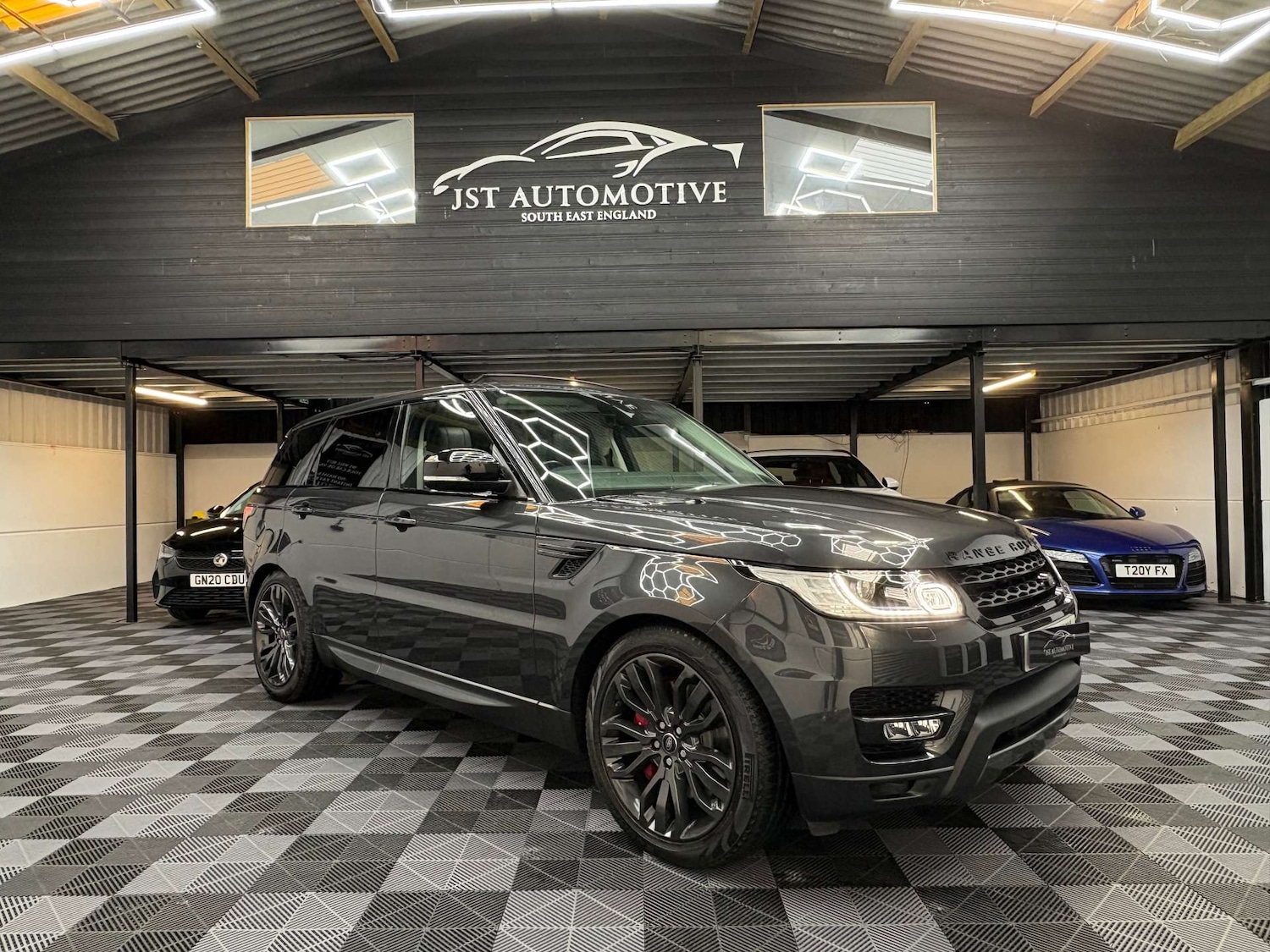 Used Land Rover Range Rover Sport 2017 for sale - 76391881: Photo 1